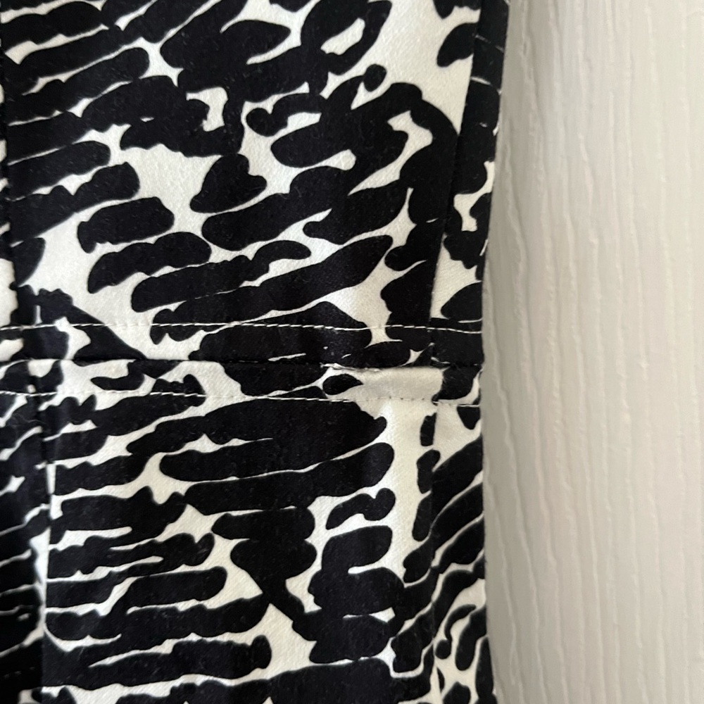 Adrianna Papell Black and White Patterned Midi Dress - Picture 5 of 8